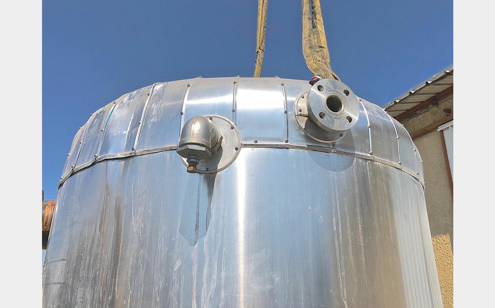Insulated stainless steel storage tank