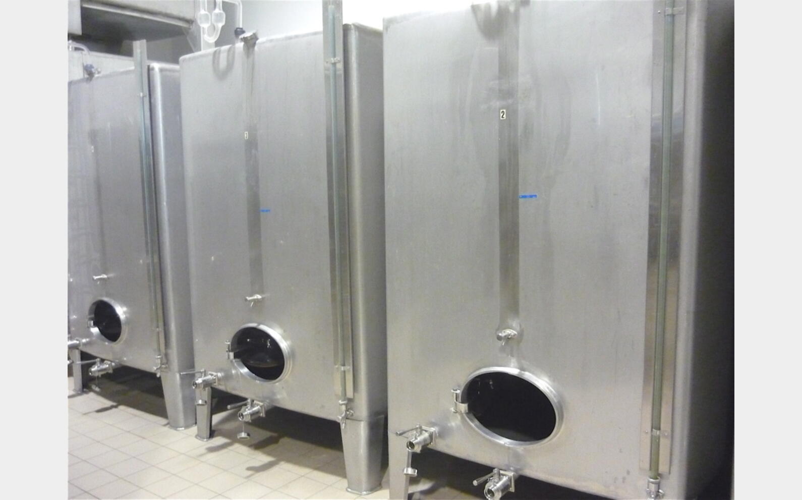 Cuve stockage INOX Volume : 5200 litres (52 hecto)