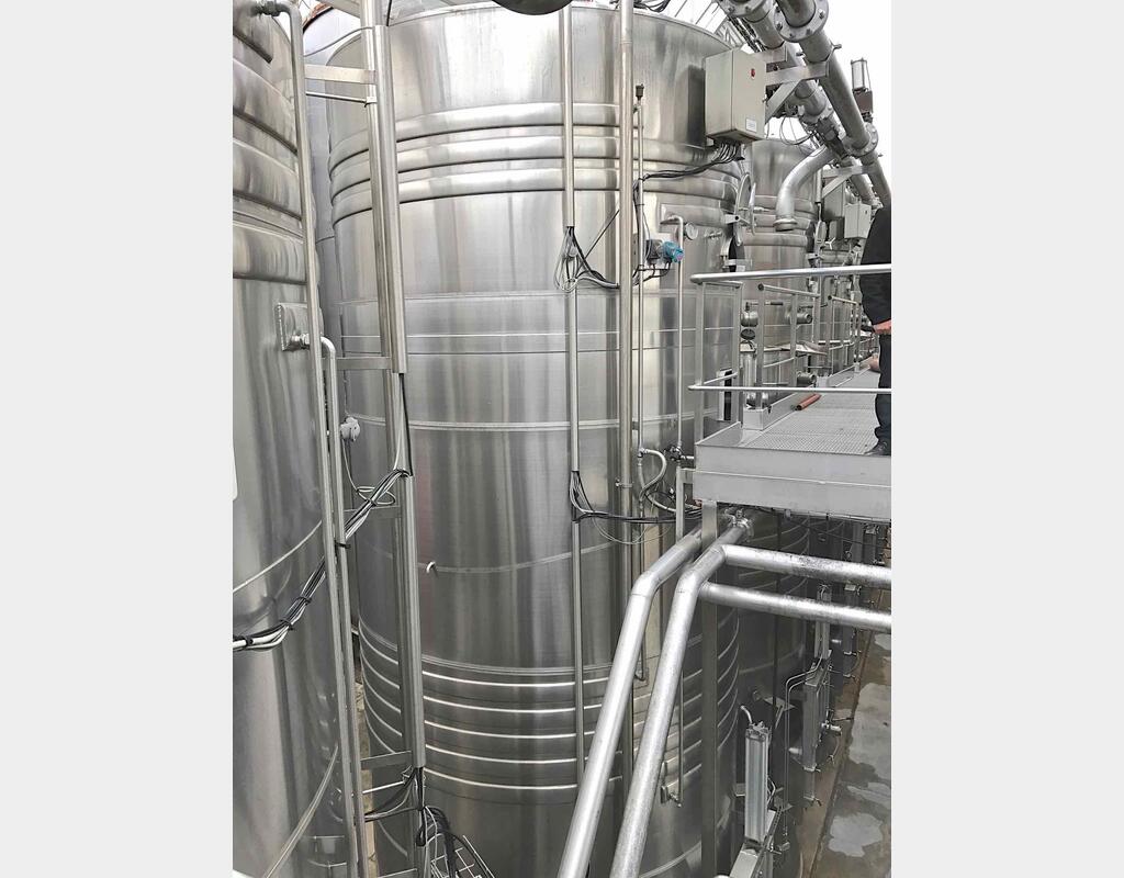 Cuve inox compartimentée 368 Hl - Marque TEC INOX  vinification " Cascade"