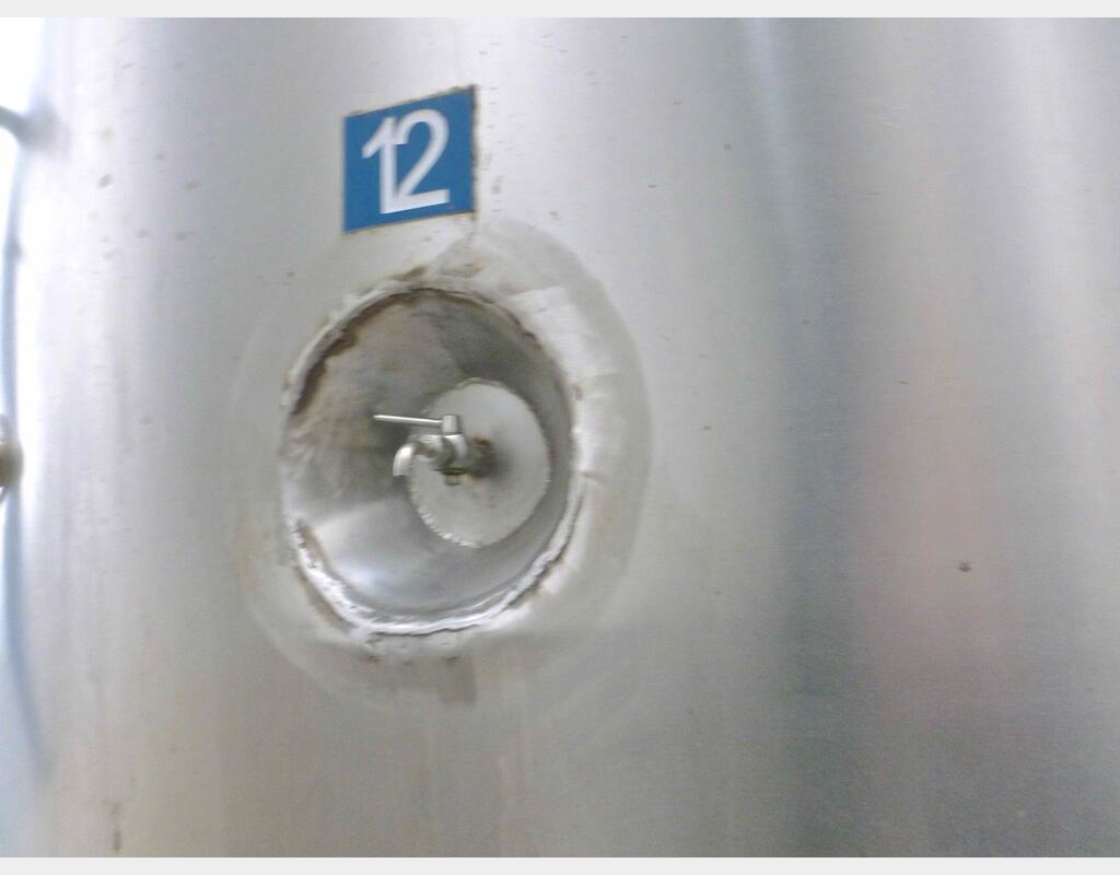 Cuve inox cylindrique verticale agitée - isolée sur pieds capacité 500 hls
