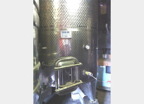 Cuve inox ferm&eacute;e de 50 hls