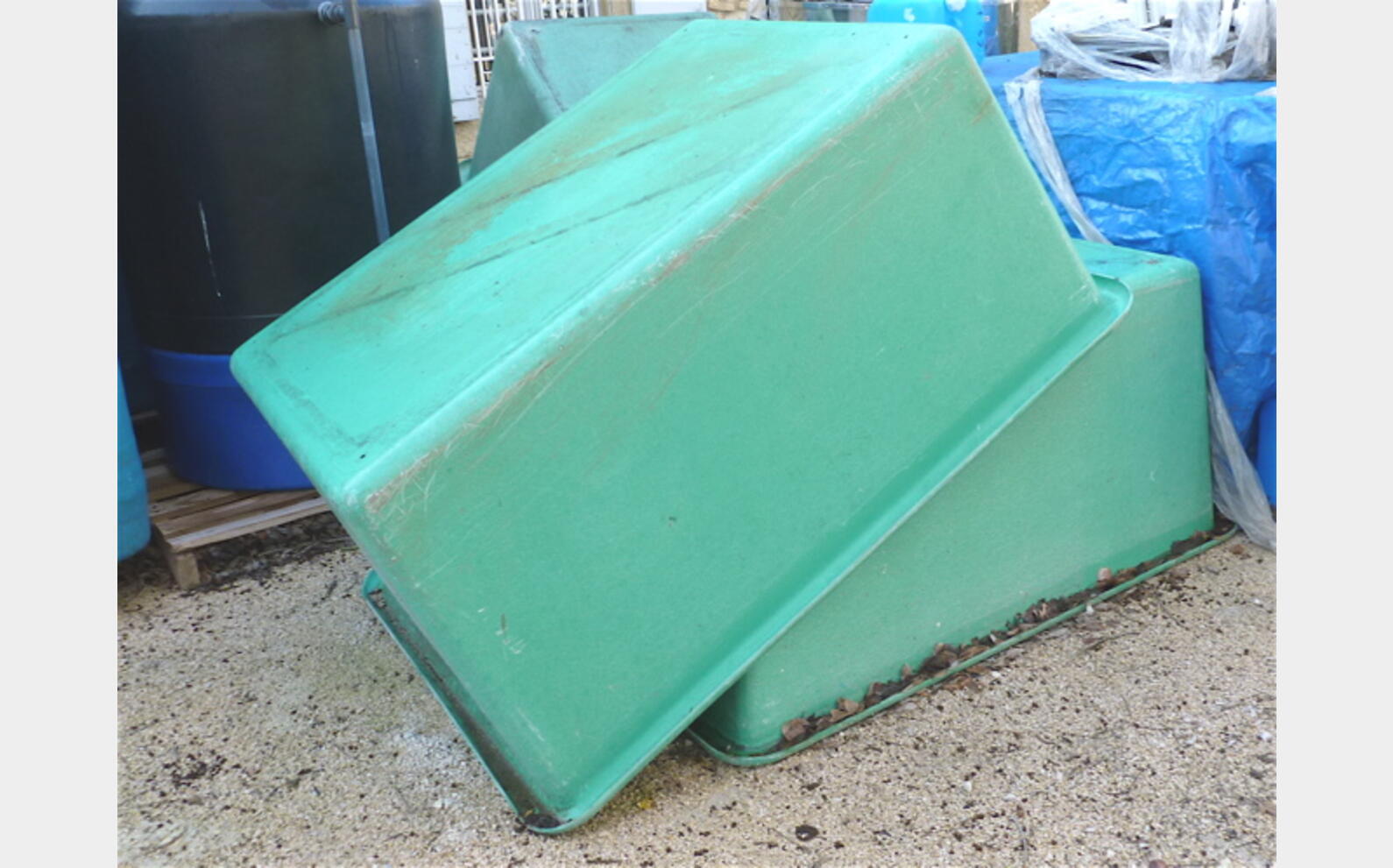Bac Ch&eacute;mo polyester PFV Volume : 1500 litres (15 HL)