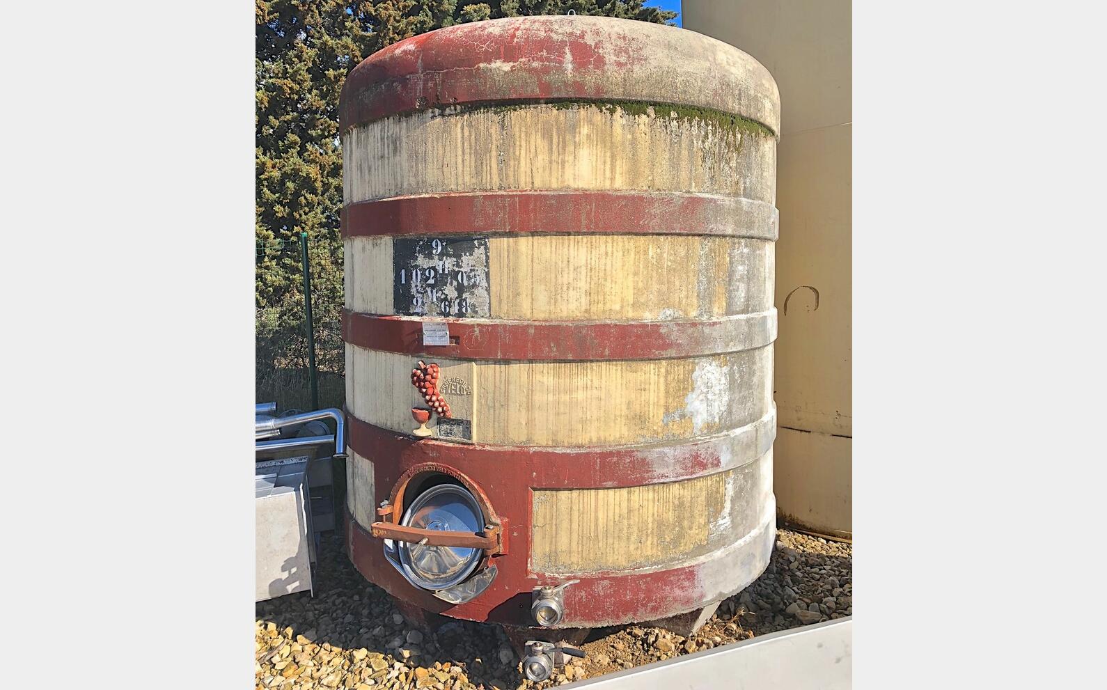 Cuve stockage B&eacute;ton Volume : 10.200 Litres Vinicole