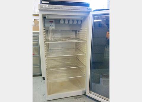 Etuve / armoire thermo r&eacute;gul&eacute;e 260 litres Mod&egrave;le : FKS2602 Aqualytic