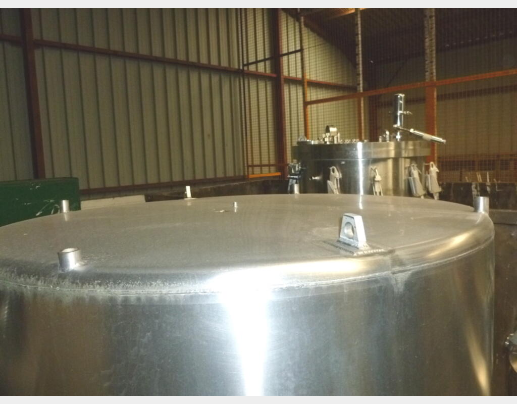 Cuve INOX 500 litres avec serpentin - Marque : GOAVEC