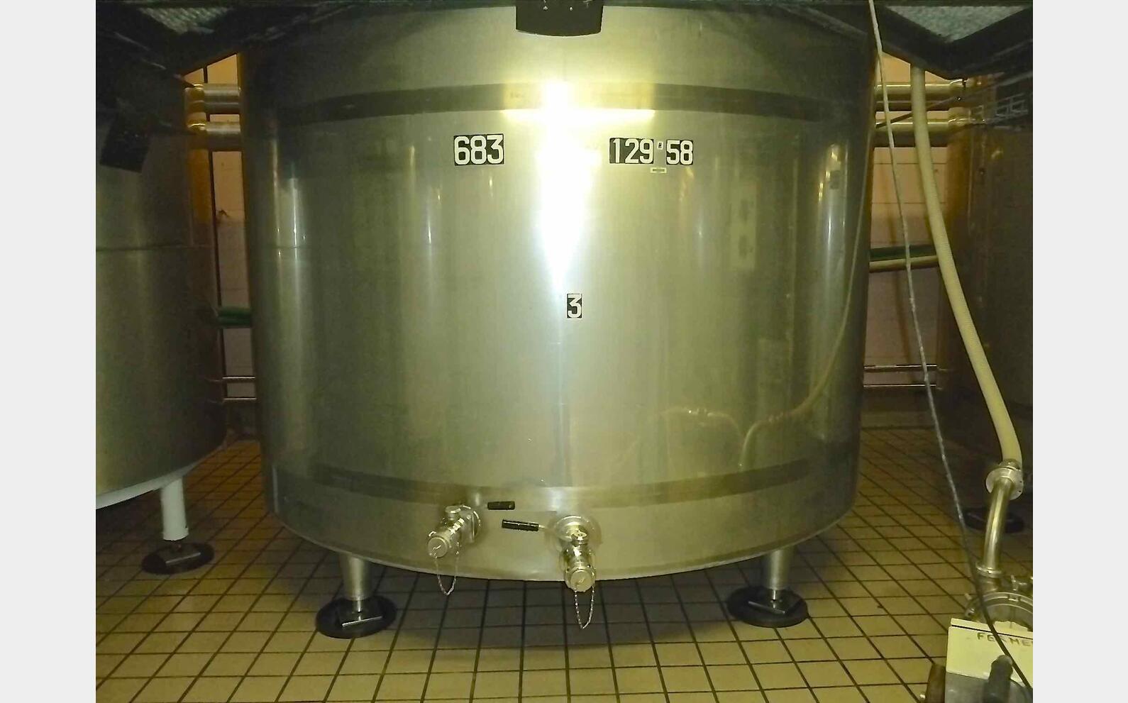 Cuve inox de m&eacute;lange isol&eacute;e circulation forc&eacute;e Agroalimentaire Volume : 130 HL (13000 litres)