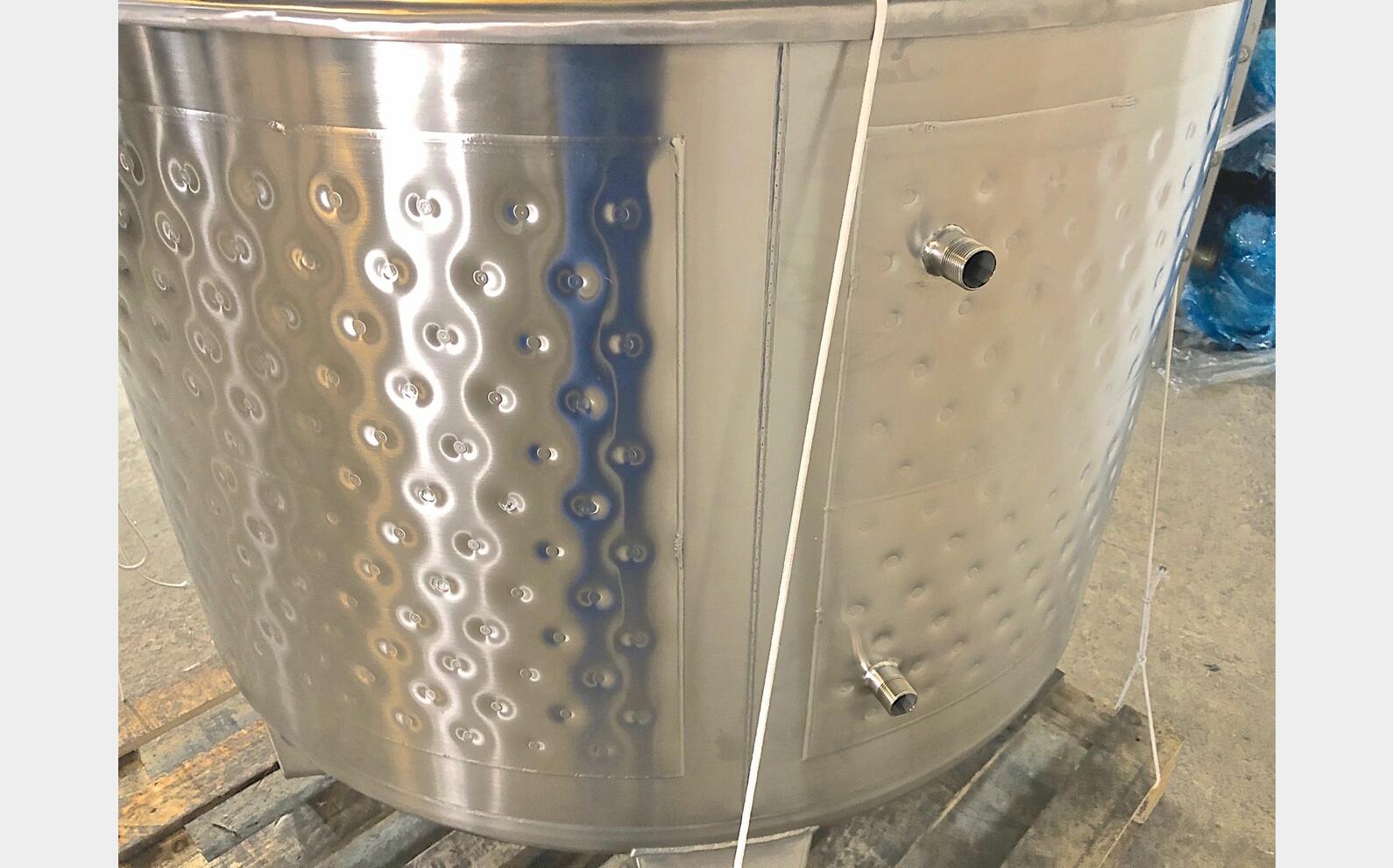 Cuve inox 316 thermor&eacute;gul&eacute;e sur pieds 6.45 HL (645 Litres) ARSILAC