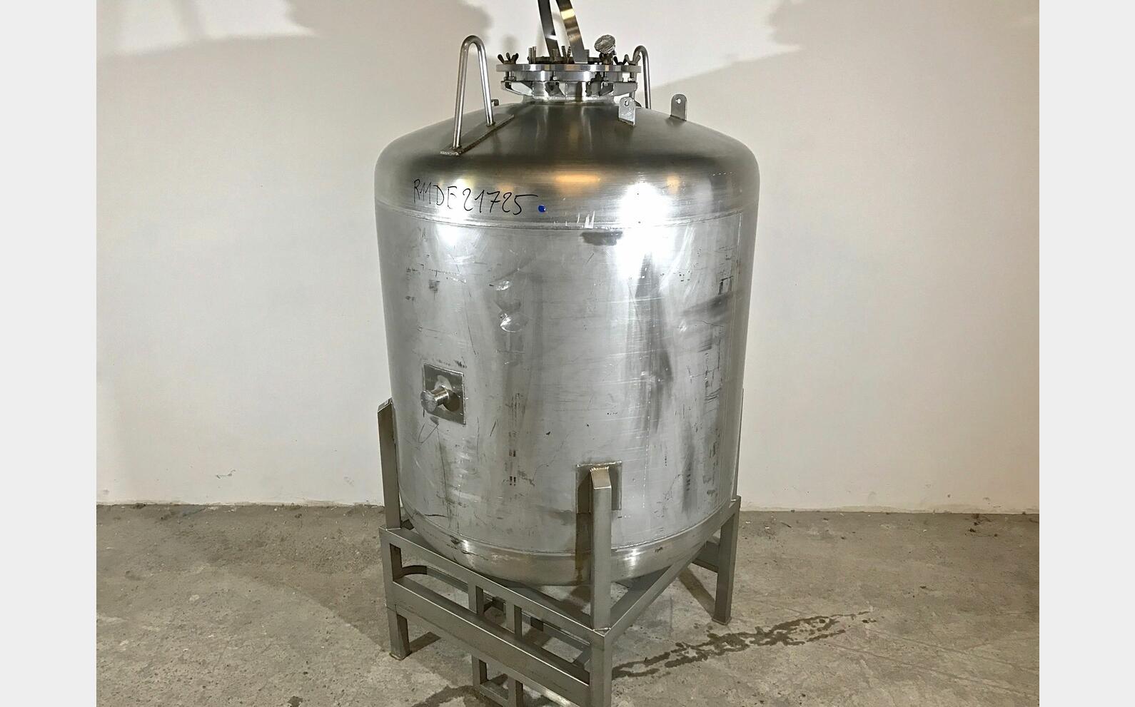 Cuve inox de stockage cylindrique