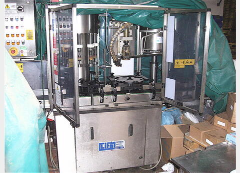 Monobloc tirage bouchage CLIFOM Cadence : 2.500 bouteilles/heure Provenance : vinicole