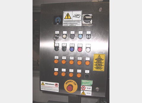 Monobloc tirage bouchage CLIFOM Cadence : 2.500 bouteilles/heure Provenance : vinicole