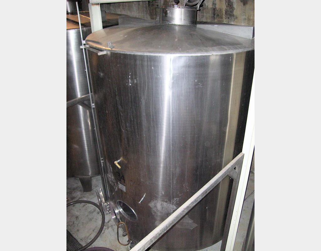Cuve de stockage , INOX 304 L - Fond conique sur pieds