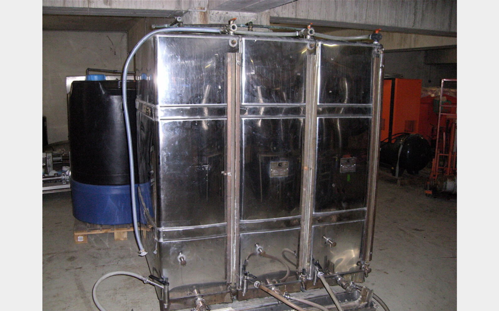 Cuve Inox304 de stockage, occasion 3.000 Litres Vinicole, 3 compartiments