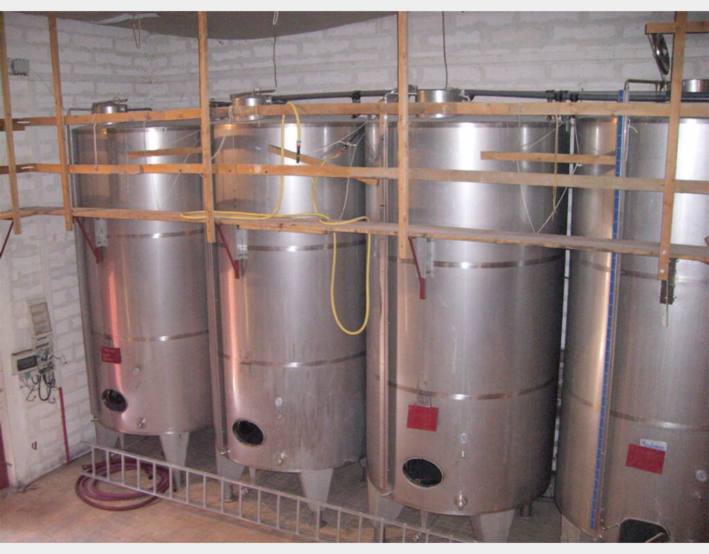 Cuve de stockage INOX 304 L - Cylindrique verticale sur pieds