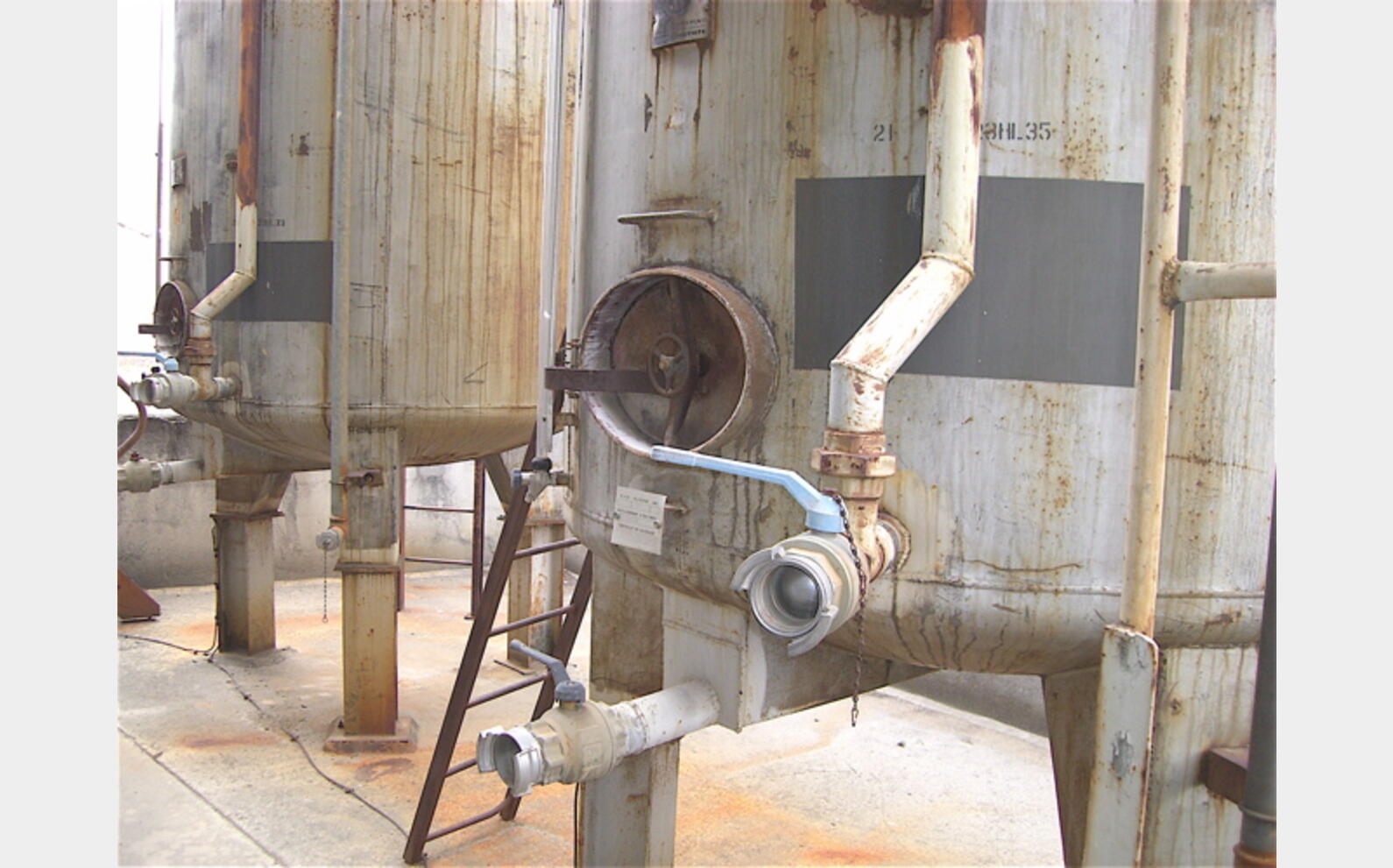 12.000 L 12.000 Litres chimie