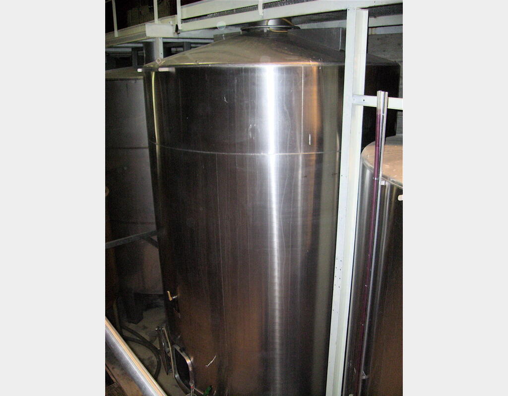 Cuve de stockage , INOX 304 L - Fond conique sur pieds