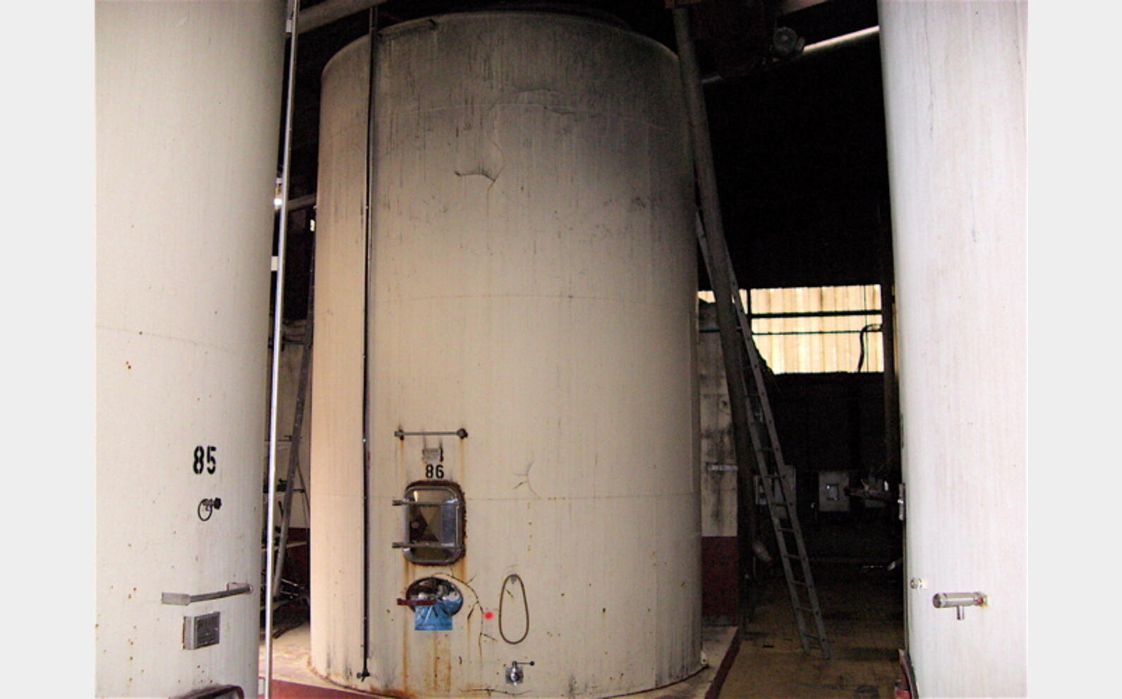 52.000 L 52.000 Litres Vinicole