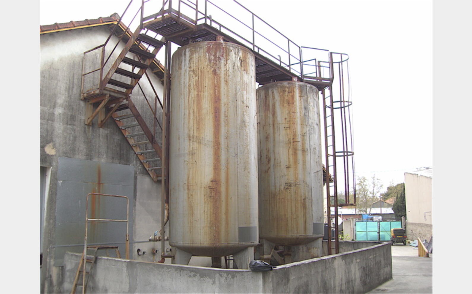 12.000 L 12.000 Litres chimie