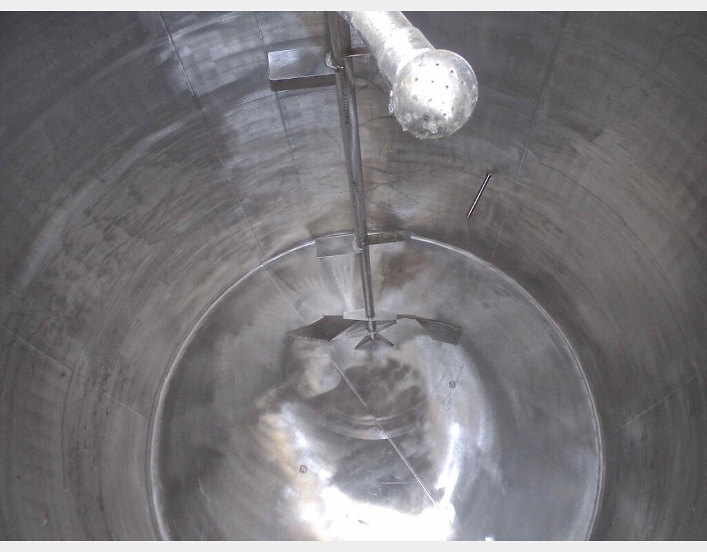 Cuve de stockage  INOX - Cylindrique verticale sur jupe