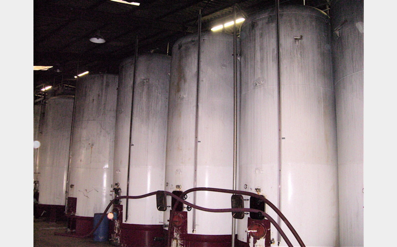 30.000 L 30.000 litres cylindrique verticale sur jupe