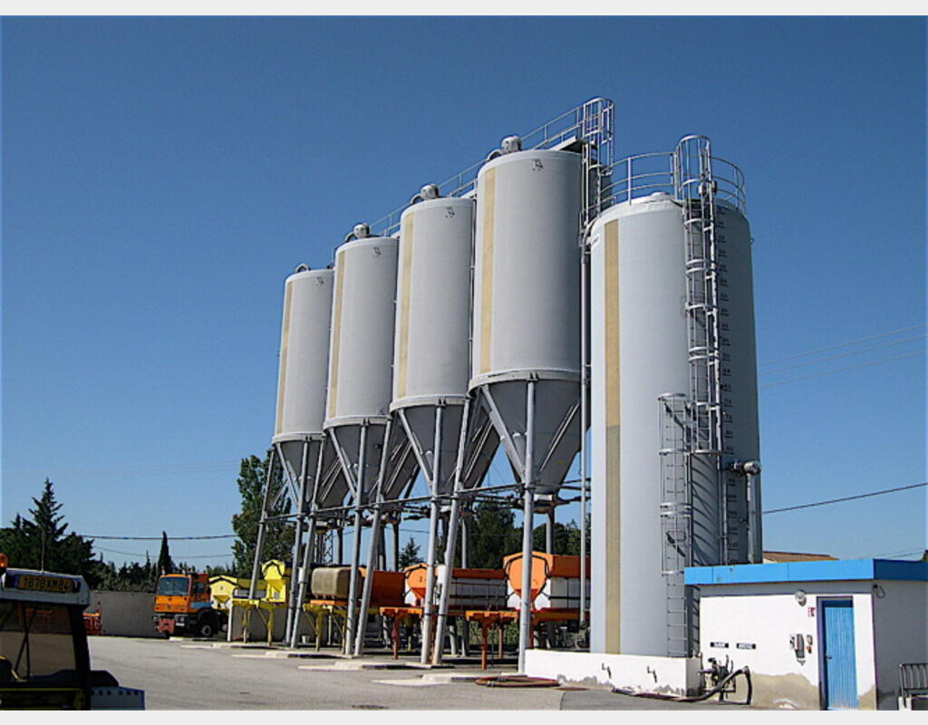 Silo, POLYESTER - Cylindrique verticale sur pied