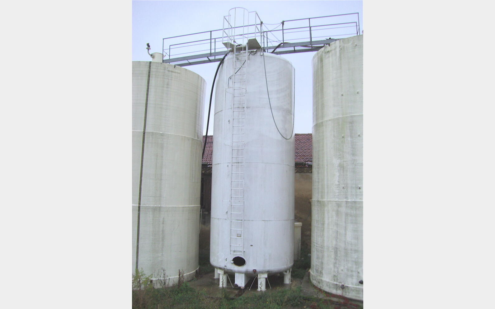 50.000 L Provenance : agroalimentaire (vin rouge)