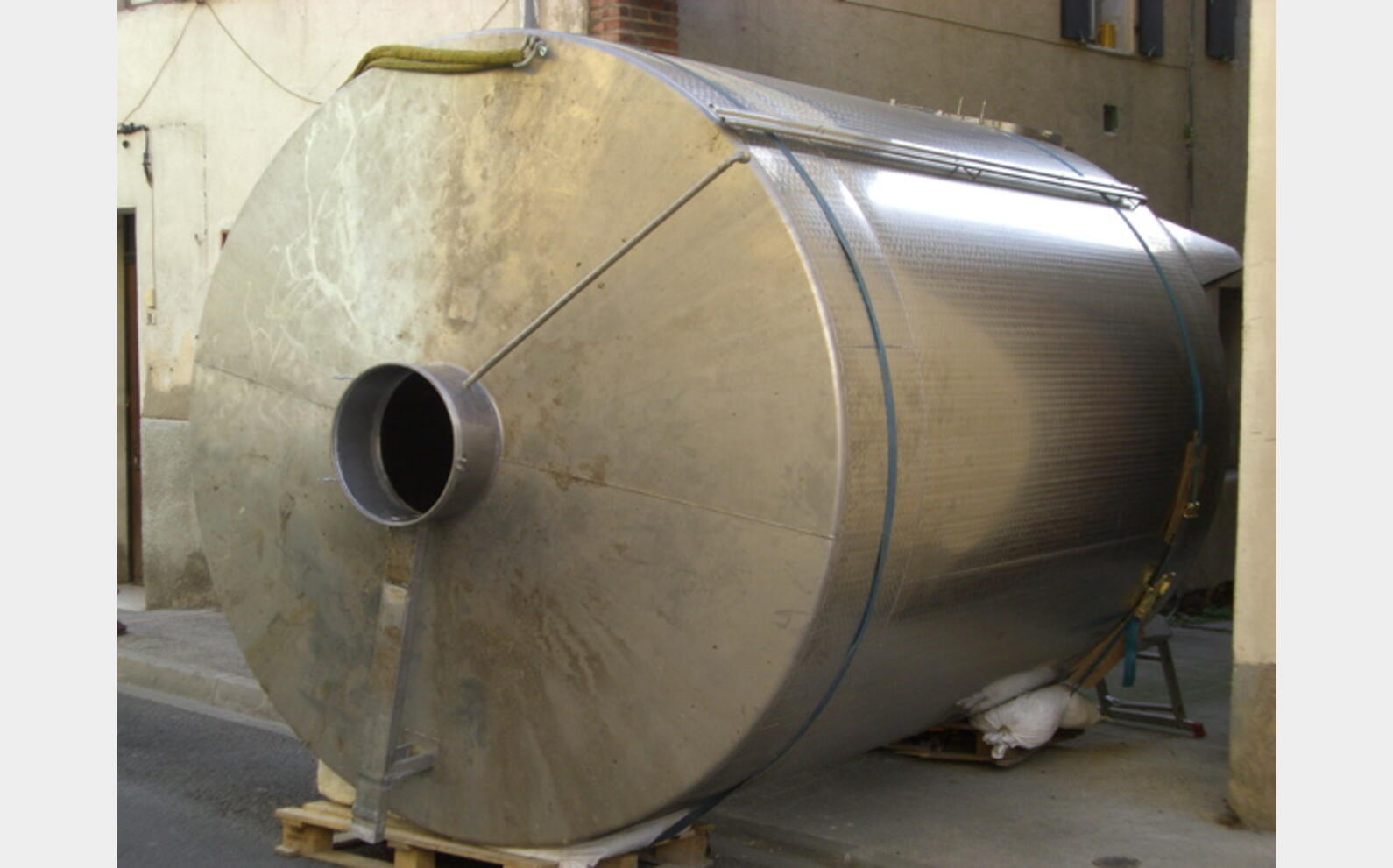 Cuve Inox304L de stockage, occasion Volume : 20.000 Litres Agroalimentaire , de marque STAI