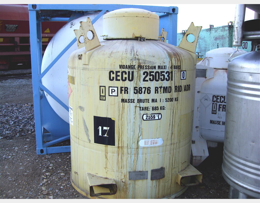 2.559 L 2.559 Litres Chimie, BSI
