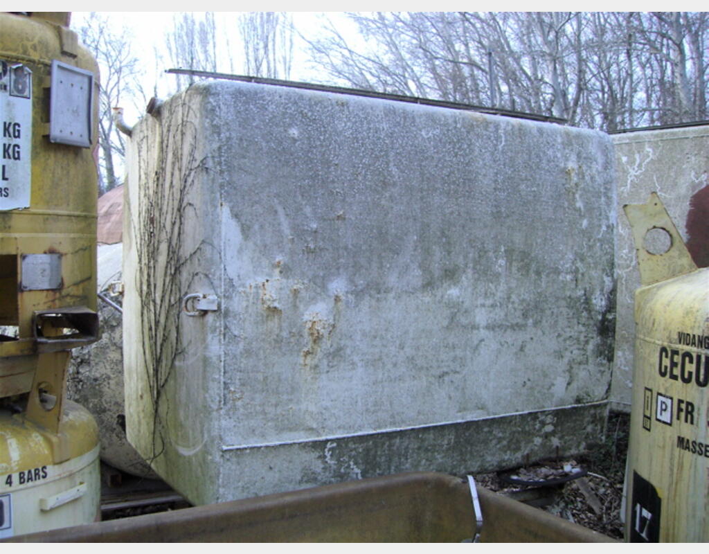 4.800 L 4 800 litres acier &eacute;poxy