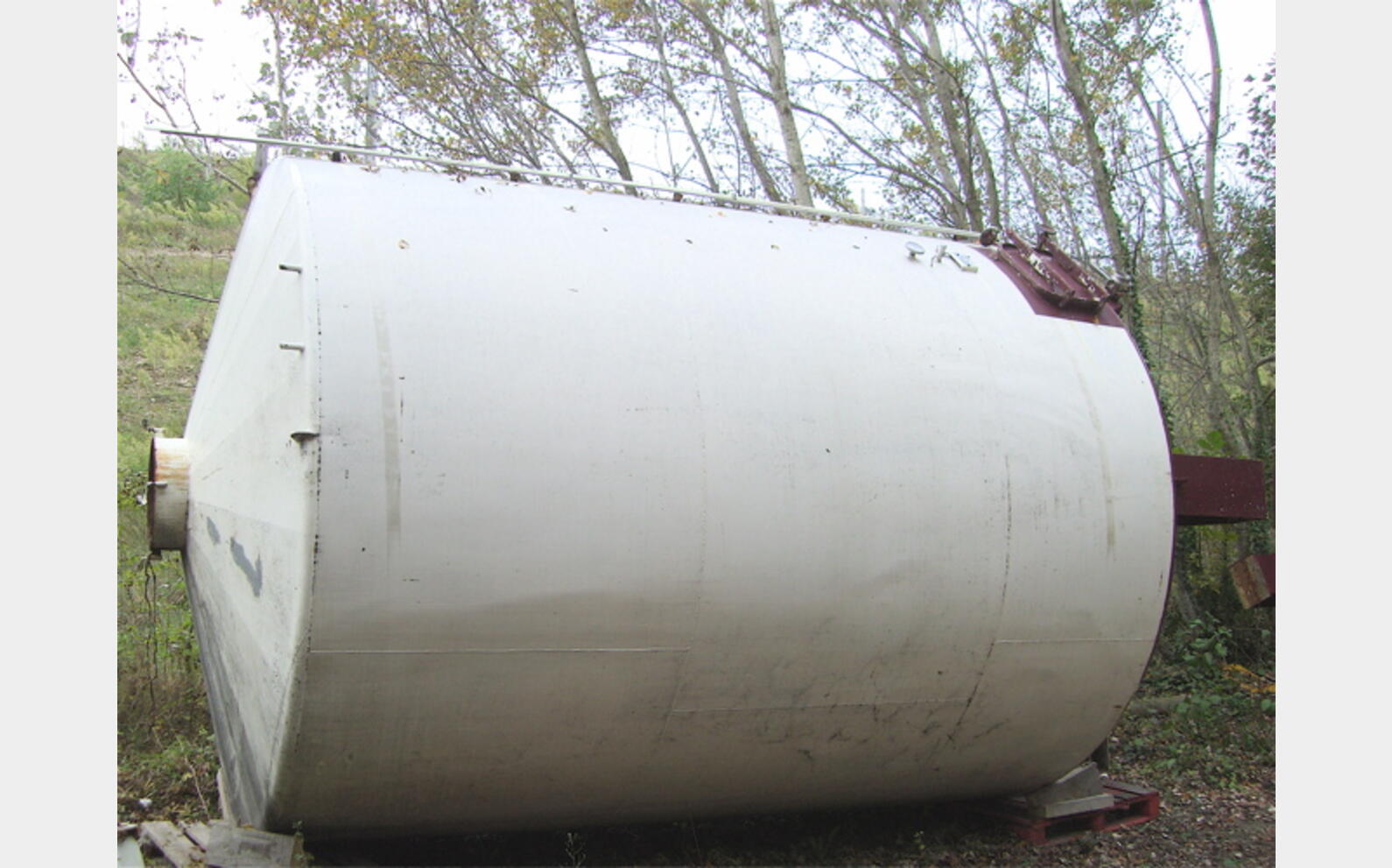 Cuve de stockage, ACIER EPOXY - Cylindrique verticale sur pied