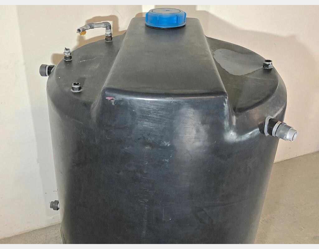 Cuve de stockage, PEHD - Cylindrique sur jupe