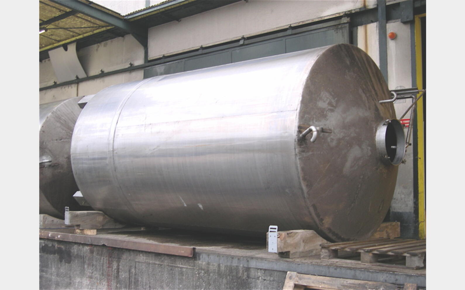 Cuve Inox304L de stockage, occasion 16.500 Litres Agroalimentaire, LAGOUARDE RENE ET FILS