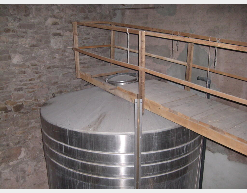 Cuve de stockage INOX 304L - Cylindrique verticale sur jupe