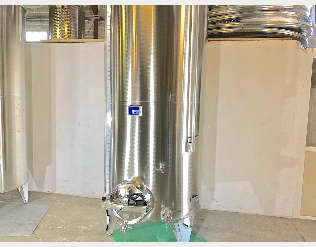 Cuve Inox chapeau flottant de 28 hls MATERIEL NEUF Volume : 2800 litres (28 hls)