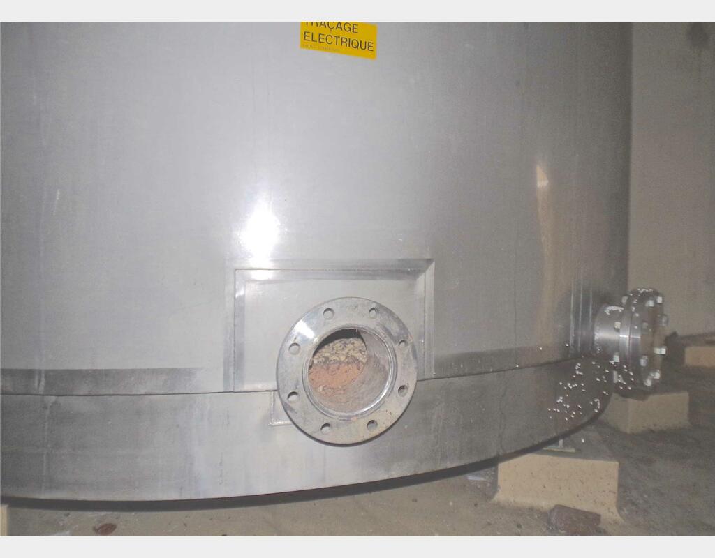 Insulated stainless steel mixing tank