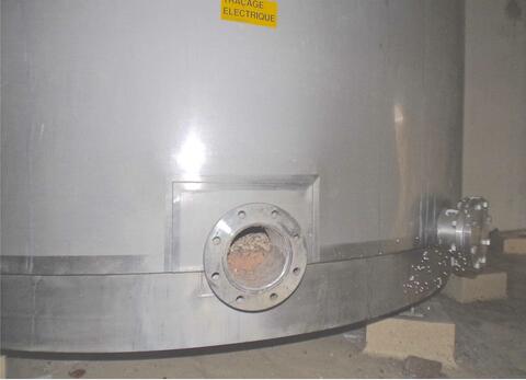 Insulated stainless steel mixing tank