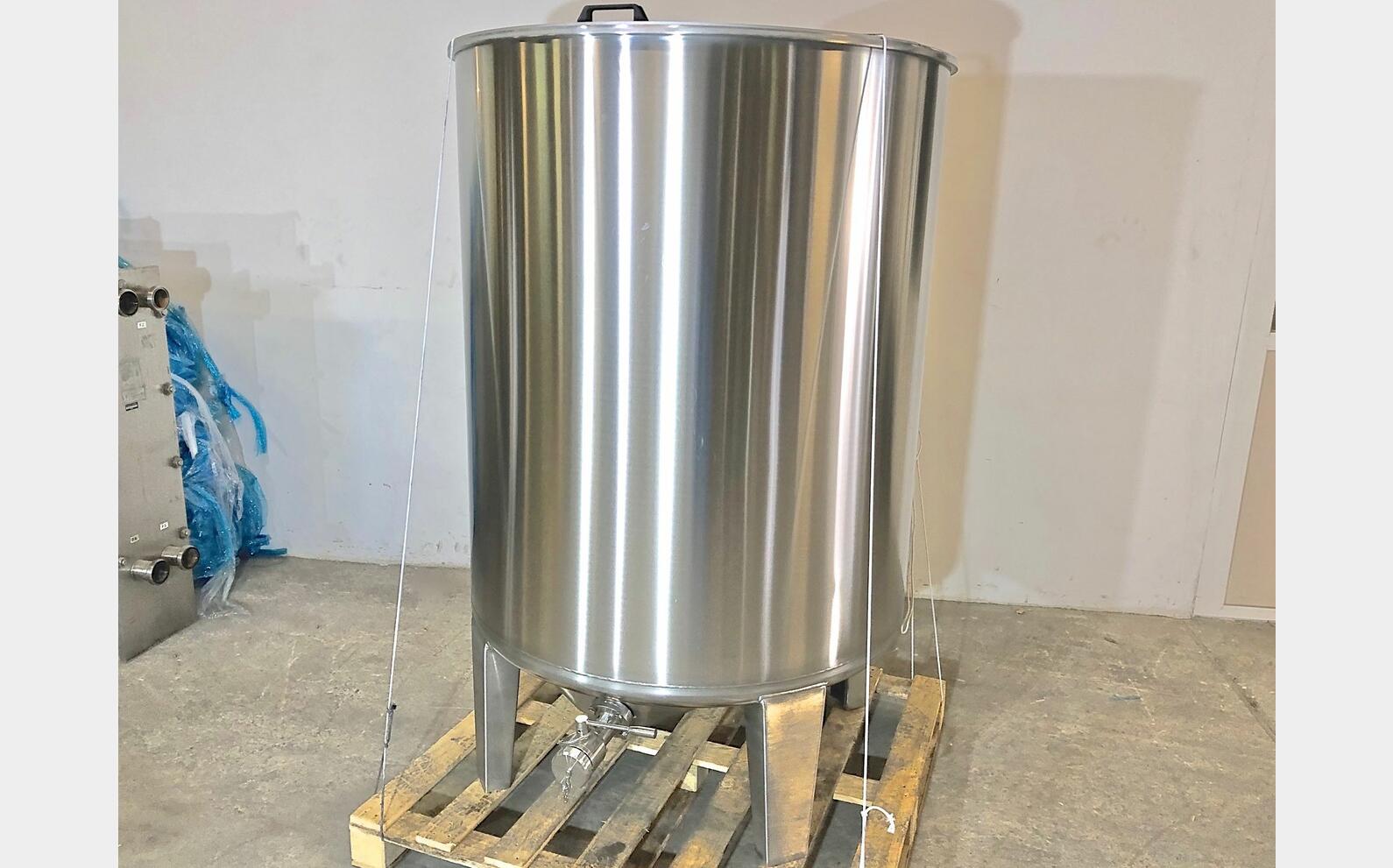 Cuve inox 304 avec agitation sur pieds 12.13 HL (1213 Litres) ARSILAC