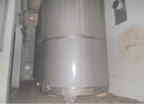 Insulated stainless steel mixing tank