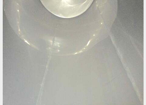 Cuve inox ferm&eacute;e sur pieds