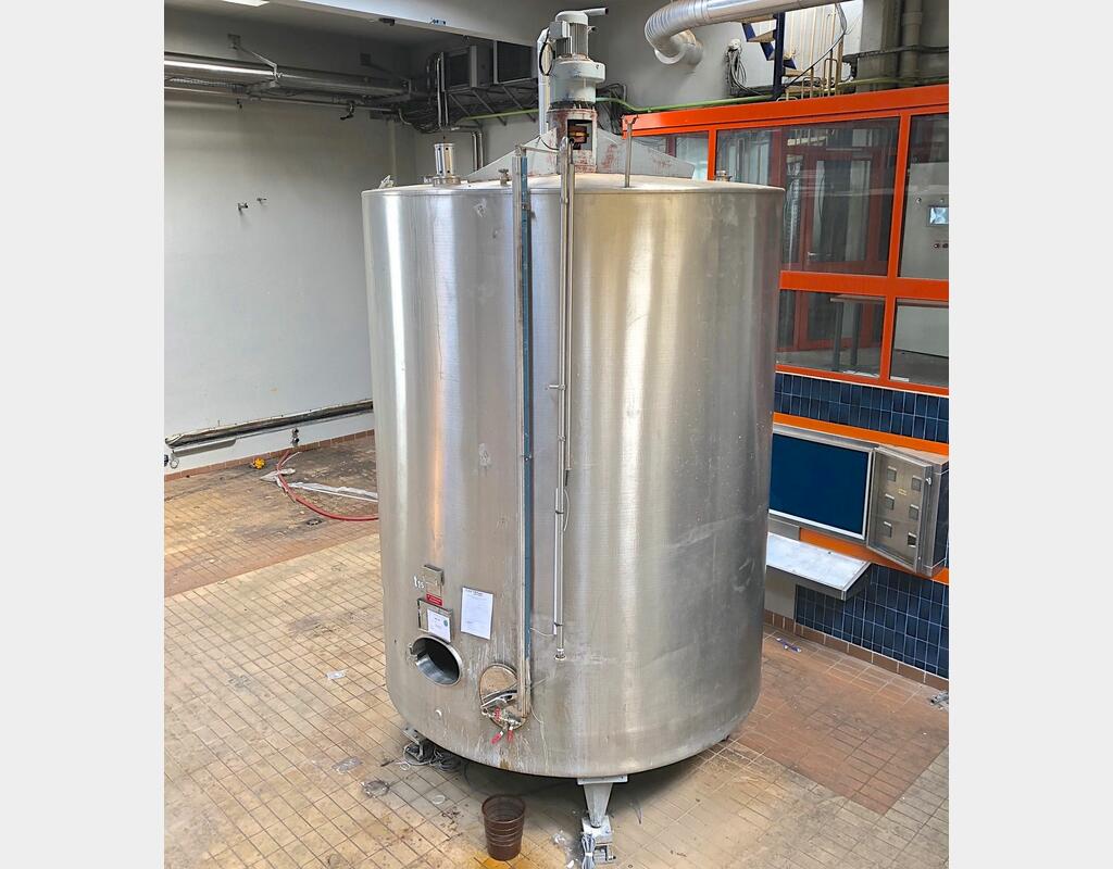 Cuve inox 316 sur pieds agité isolé  - 20.000 litres, avec circuit coquillé