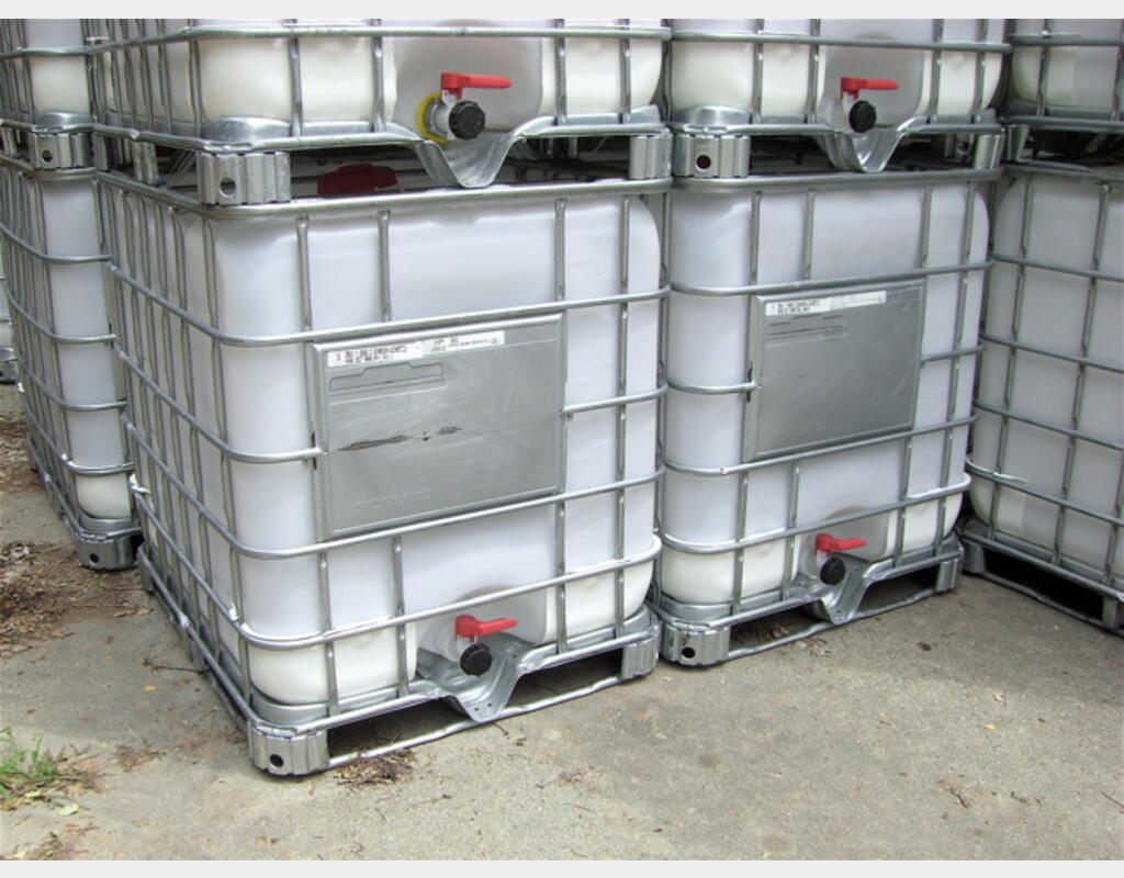 Conteneur plastique d'occasion - Parall&eacute;l&eacute;pip&eacute;dique sur chassis