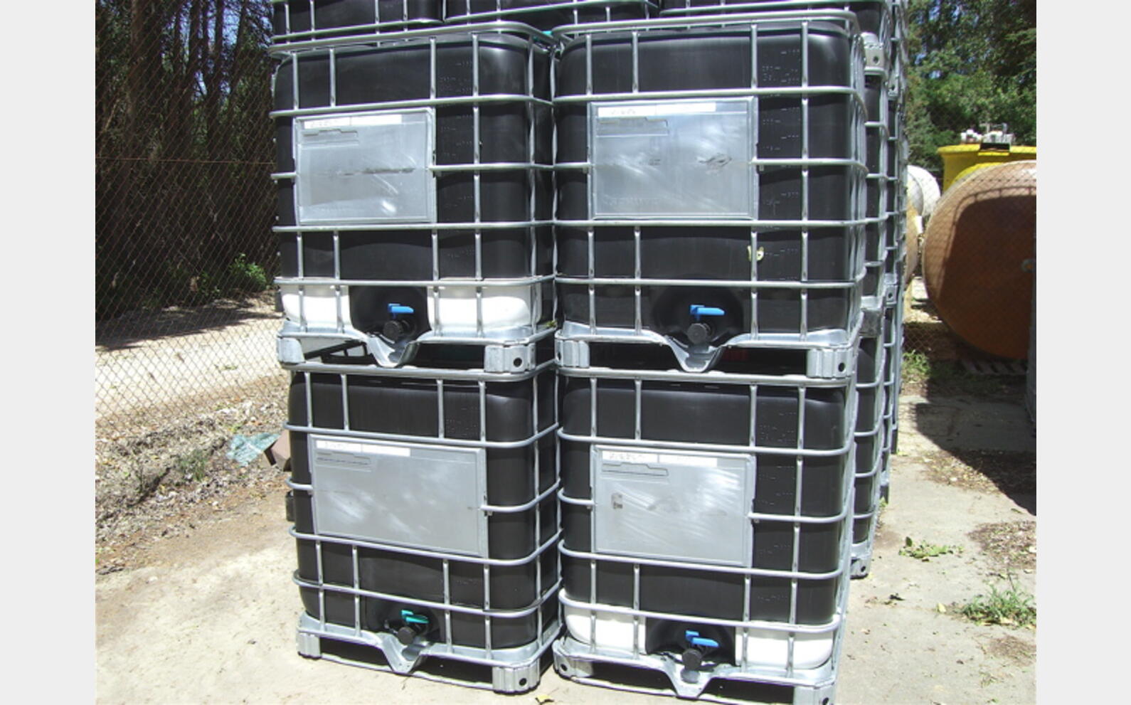 Conteneur plastique 1000 L Couleur de poche : Noir Volume : 1.000 litres
