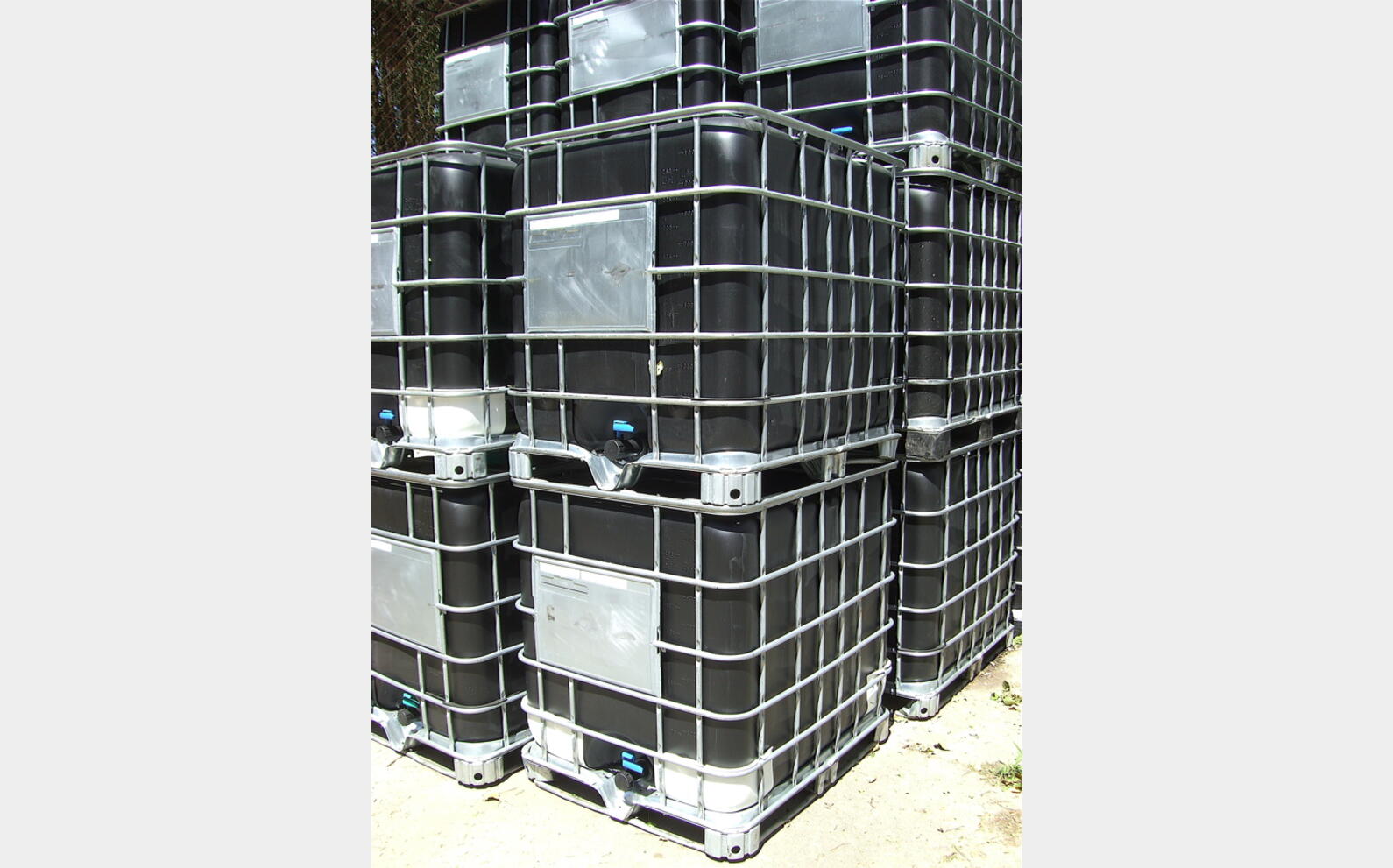 Conteneur plastique 1000 L Couleur de poche : Noir Volume : 1.000 litres