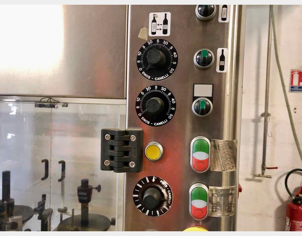 2 station pressure sensitive labeller - With capsule dispenser