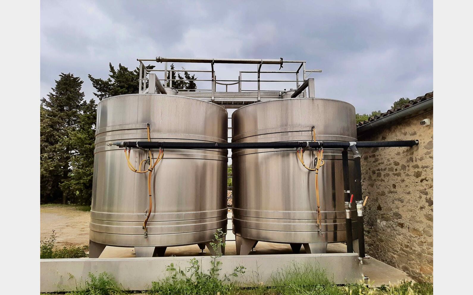 Stainless steel tank - On feet 260 HL (26 000 liters) DABRIGEON