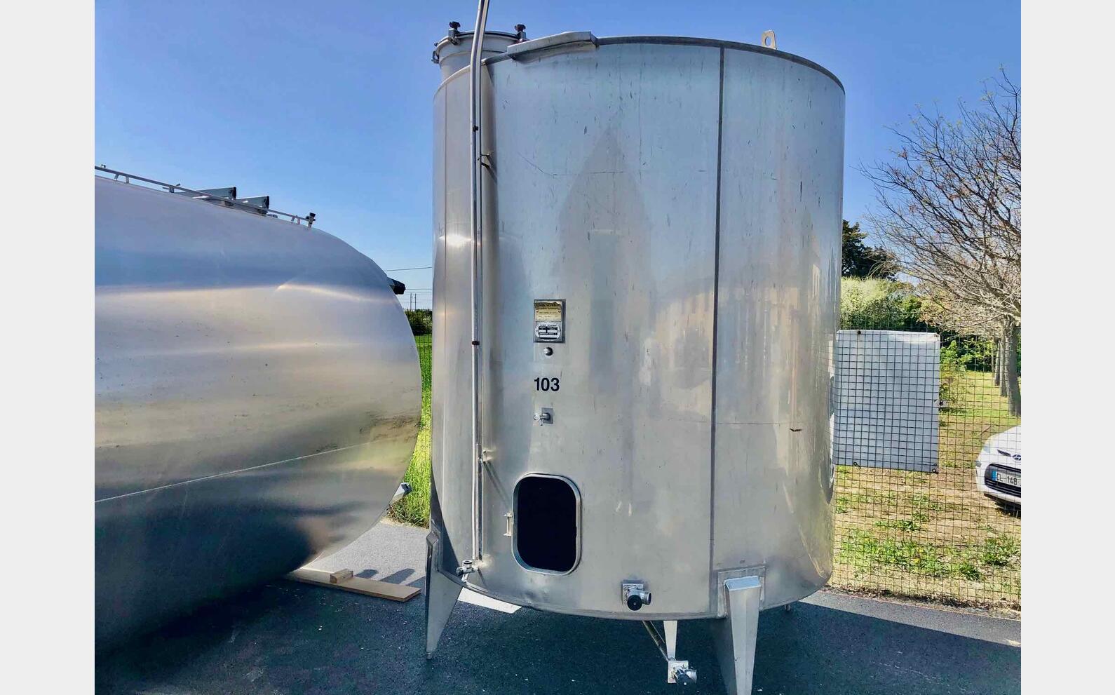 Stainless steel tank 110 HL (11 000 liters)