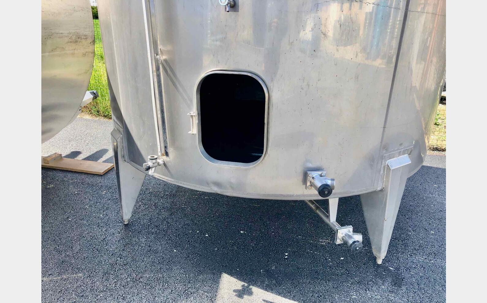 Stainless steel tank 110 HL (11 000 liters)