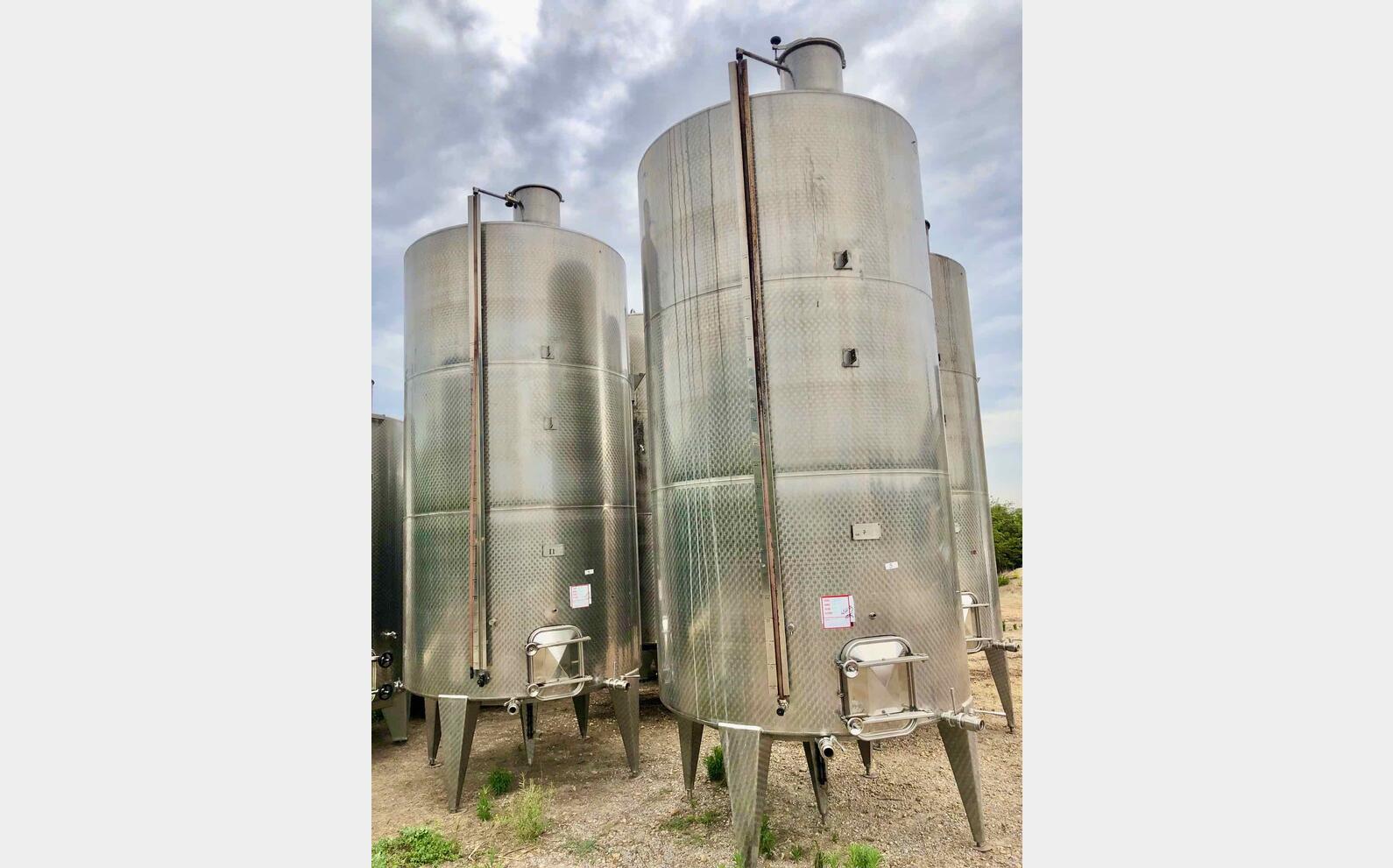 Stainless steel tank - On feet 150 HL (15 000 liters) DEFRANCESCHI
