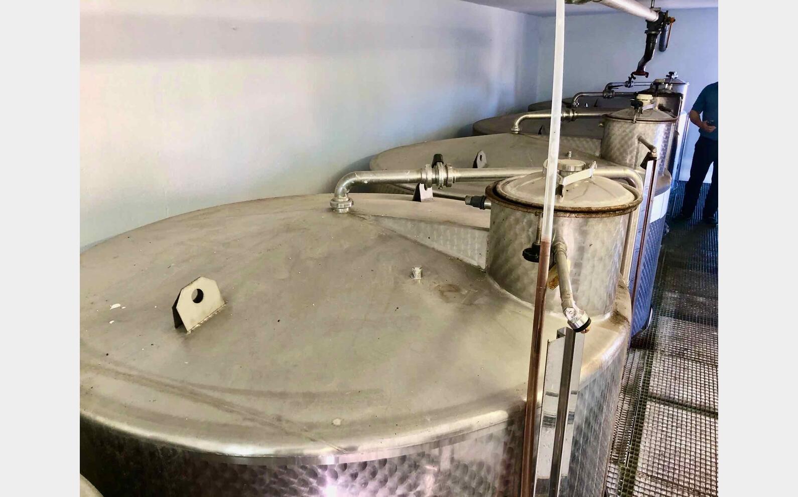 Stainless steel tank - On feet 150 HL (15 000 liters) DEFRANCESCHI