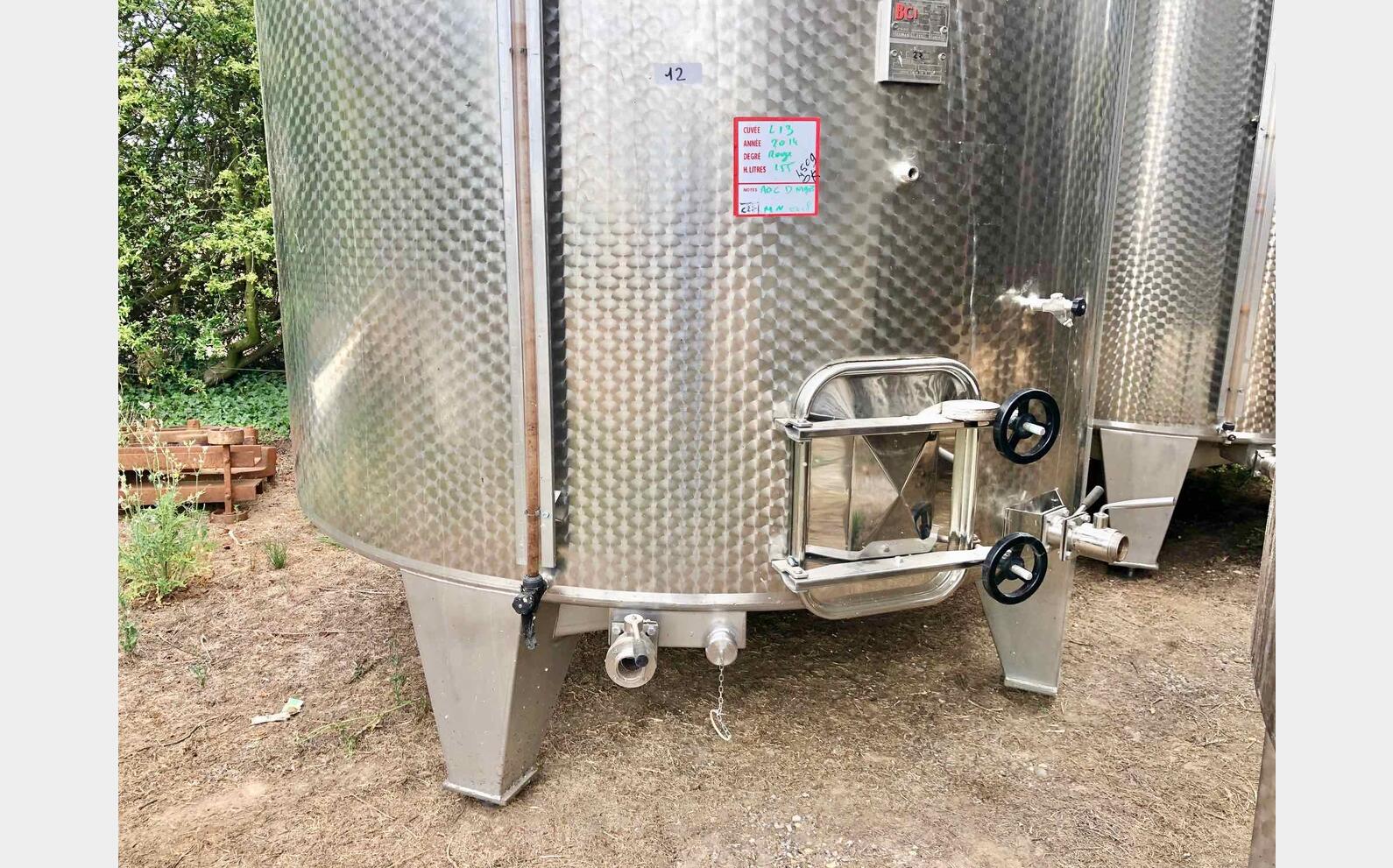 Stainless steel tank - On feet 150 HL (15 000 liters)