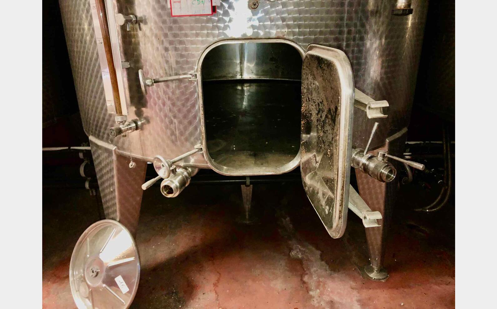Stainless steel tank - On feet 150 HL (15 000 liters) DEFRANCESCHI